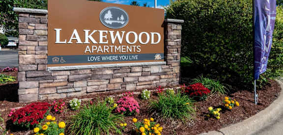 Lakewood Apartments in Haslett, MI
