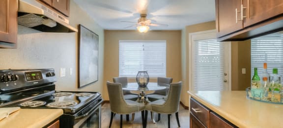 Kitchen And Dining at Parkside Apartments, Gresham, 97080