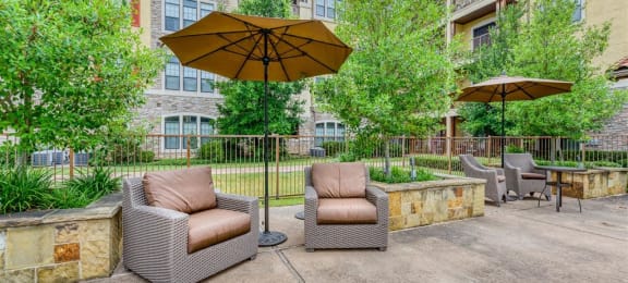sitting area at Aventine at Kessler Park, Dallas