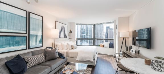 spacious bedroom with high ceilings | North Harbor Tower Apartments in Chicago, IL