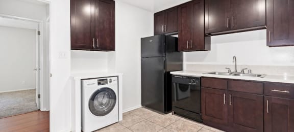 Washer and dryer combo at Parthenia Terrace Apartments