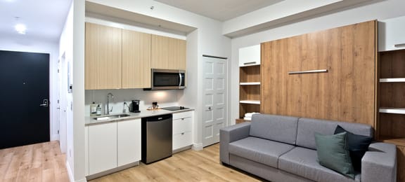 Lumineau in Sherbrooke, QC guest suite with kitchenette