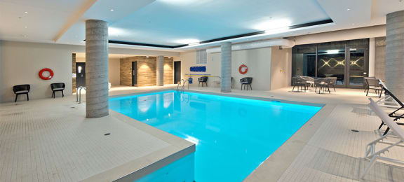 Lumineau in Sherbrooke, QC indoor swimming pool with lounge seating