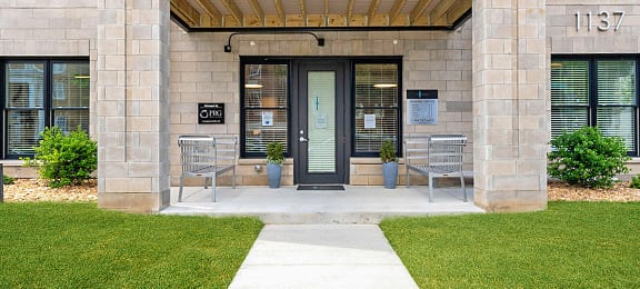 Entrance View at Circ Apartments, Richmond VA 23220
