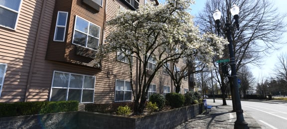 Apartment Building Exterior, Axcess Apts Portland OR