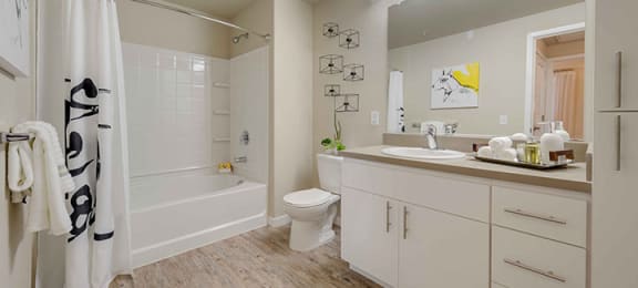 Large Soaking Tub In Bathroom at The Landing at College Square, Sacramento, CA, 95823