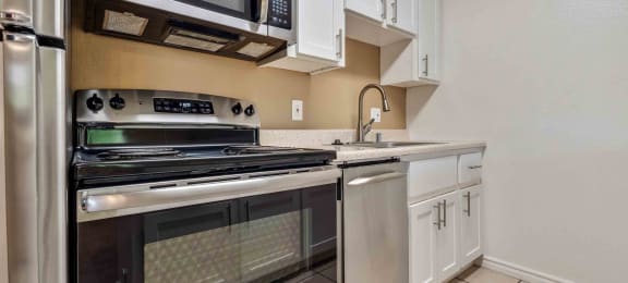 Fremont CA Apartments - Lincoln Glen - Modern Kitchen with Stainless Steel Appliances