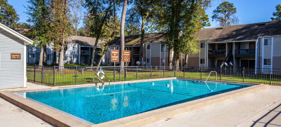 The Element at River Pointe apartments in Jacksonville Florida photo of sparkling pool