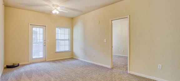 The Parc at Clarksville apartments in Clarksville Tennessee photo of living room