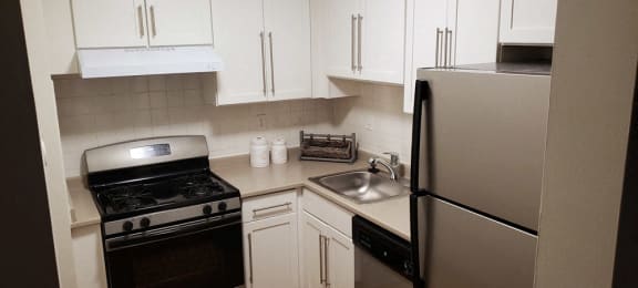 Fully Applianced Kitchen at Stratton Hill Park Apartments in Worcester, MA.