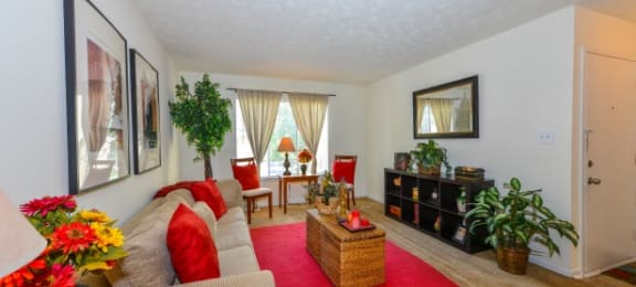 Aspen Pointe Apartments - Living Room