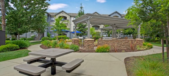BBQ Patio and Outdoor Seating | Apartments For Rent Sacramento CA | Broadleaf Apartments