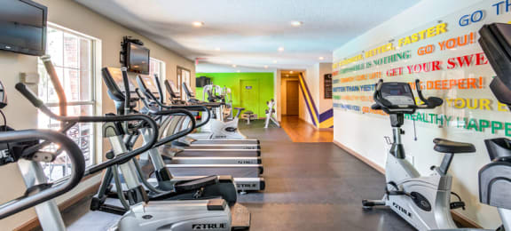 Fitness Center at Coach House Apartments, Missouri