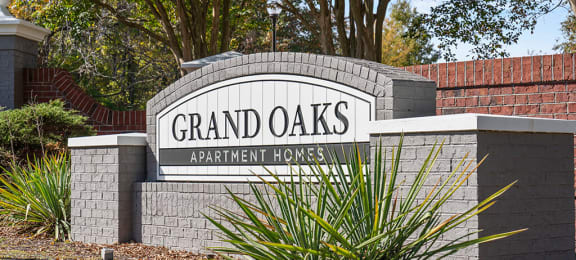Exterior monument sign for Grand Oaks in Chester VA