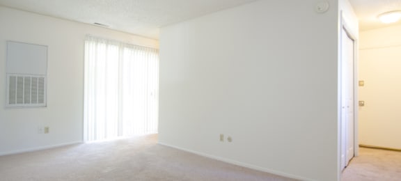 Spacious Living room in East Lansing Apartments near Michigan State University | Eastpoint Townlets