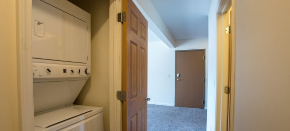 Spacious bedrooms in East Lansing Apartments near Michigan State University | Eden Roc