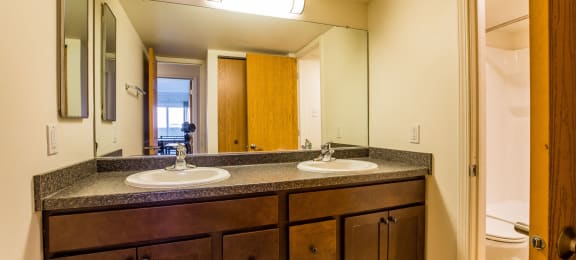 East Lansing Apartments near Michigan State University | Haslett Arms Apartments