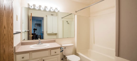 Spacious Bathroom in East Lansing Apartments near Michigan State University | Woodmere