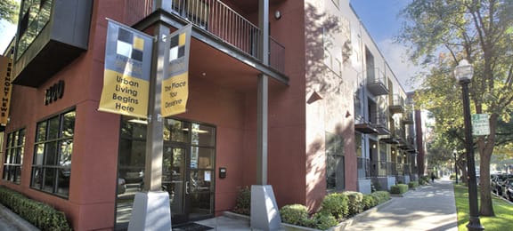 Exterior of Building l Fremont Mews Apartments in Sacramento CA