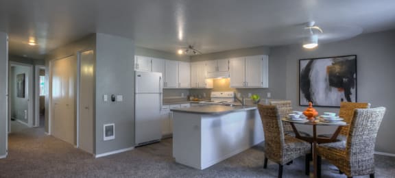 Dining And Kitchen at Fieldstone Apartments, Fairview