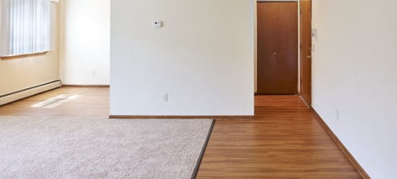 Unfurnished Living Room at Greenway Apartments, Minneapolis, MN, 55408
