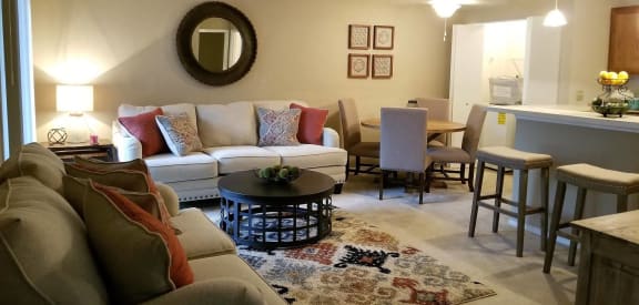 living room at Hunters Ridge Apartments