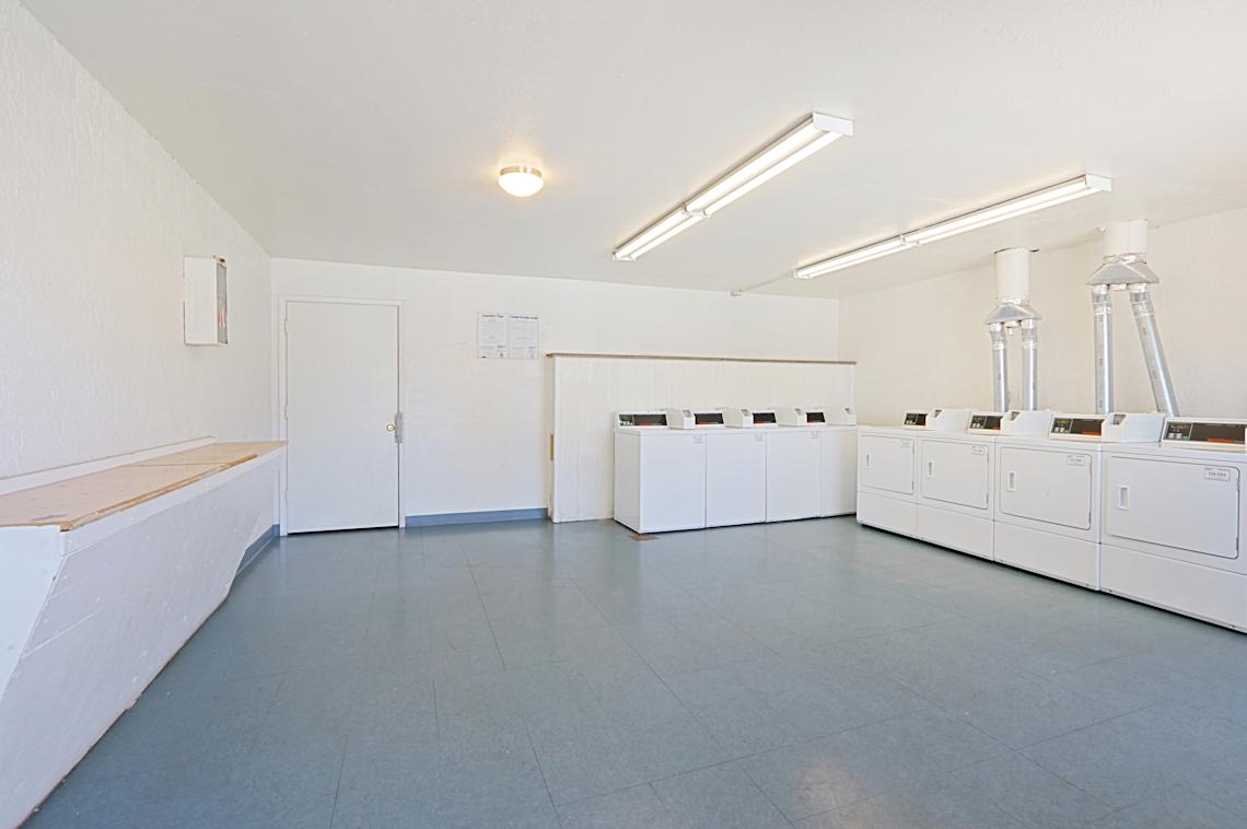 Shared laundry room at Villas on 28th.