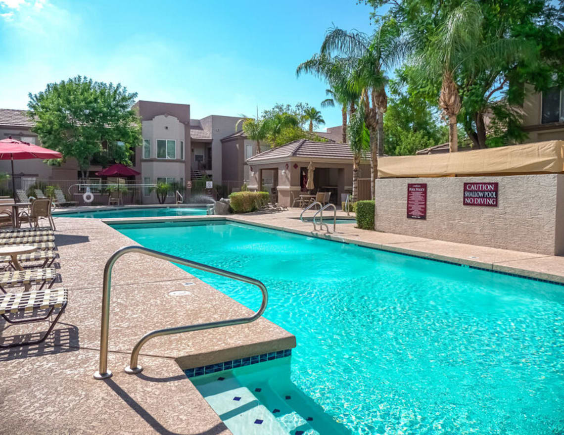 Pool and poolside area at Cordillera.