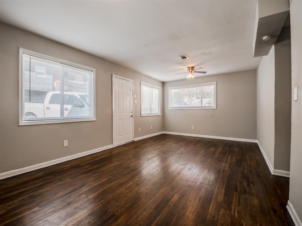 Photos of Our Apartments & Townhomes in Sandy Springs, GA