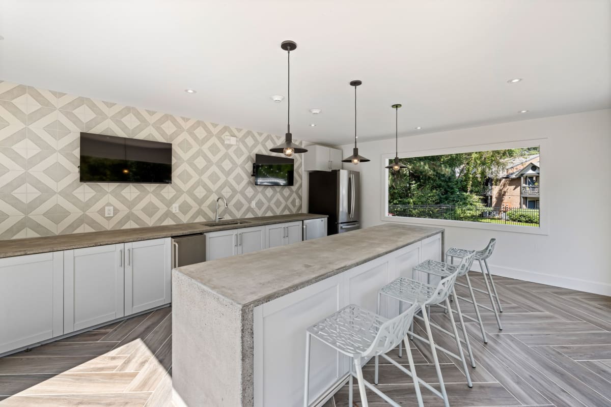 Apartments near Lynn Rd, Raleigh, NC View at Lake Lynn