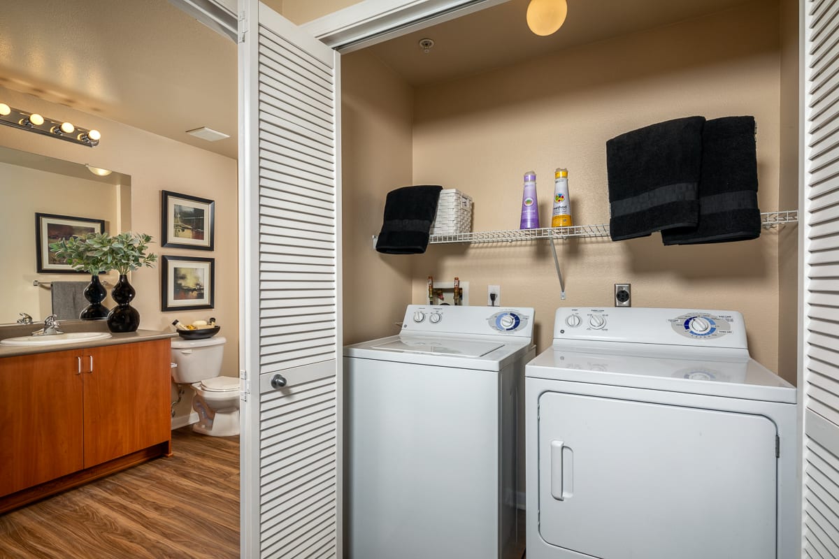 Apartments for Rent in Lake Elsinore, CA | Ridgestone