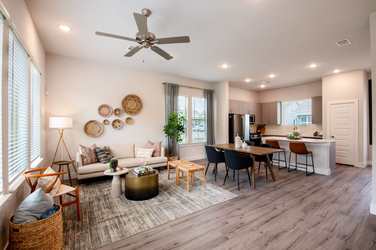 Mission at Johnson Creek apartment photo