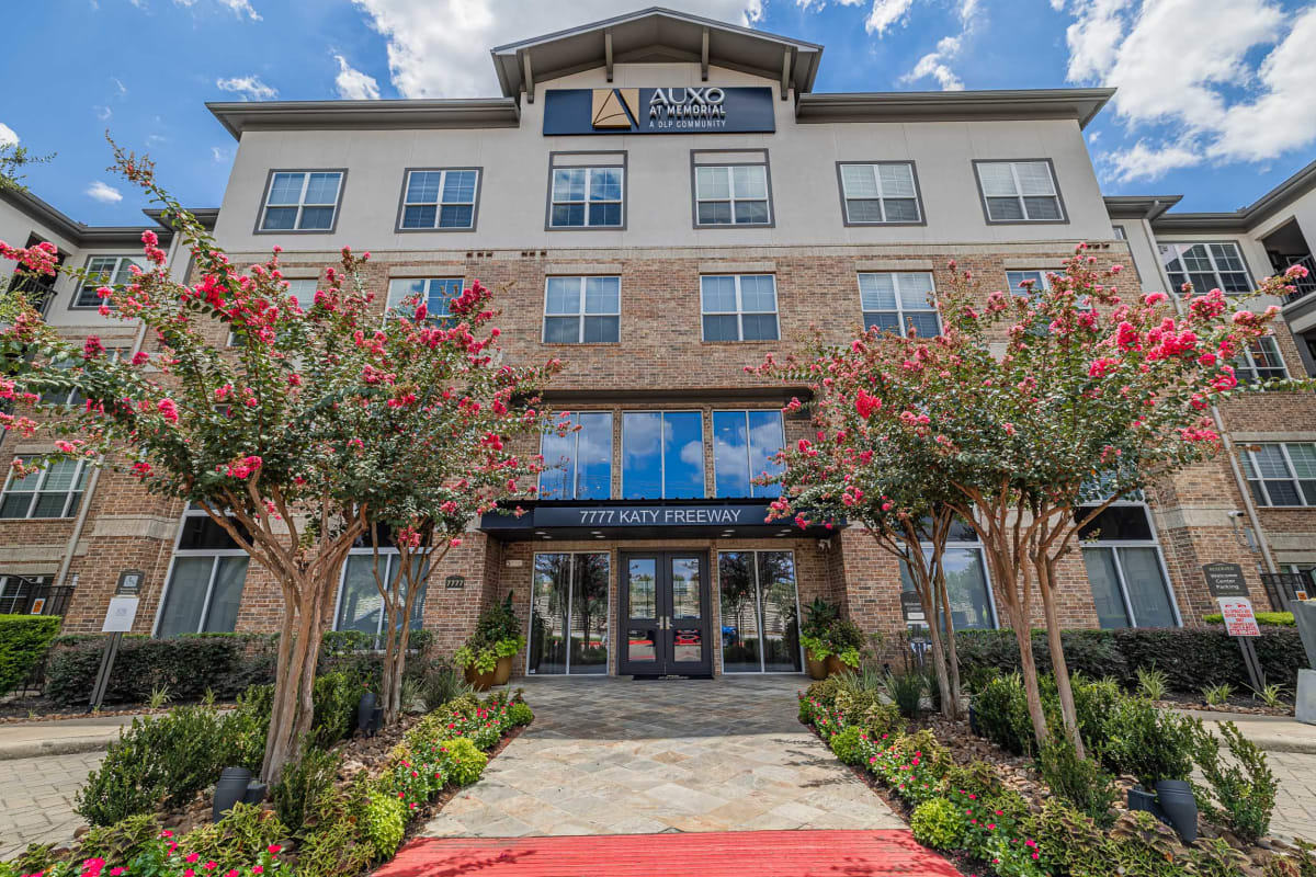 Apartments in Memorial City, Houston Auxo at Memorial