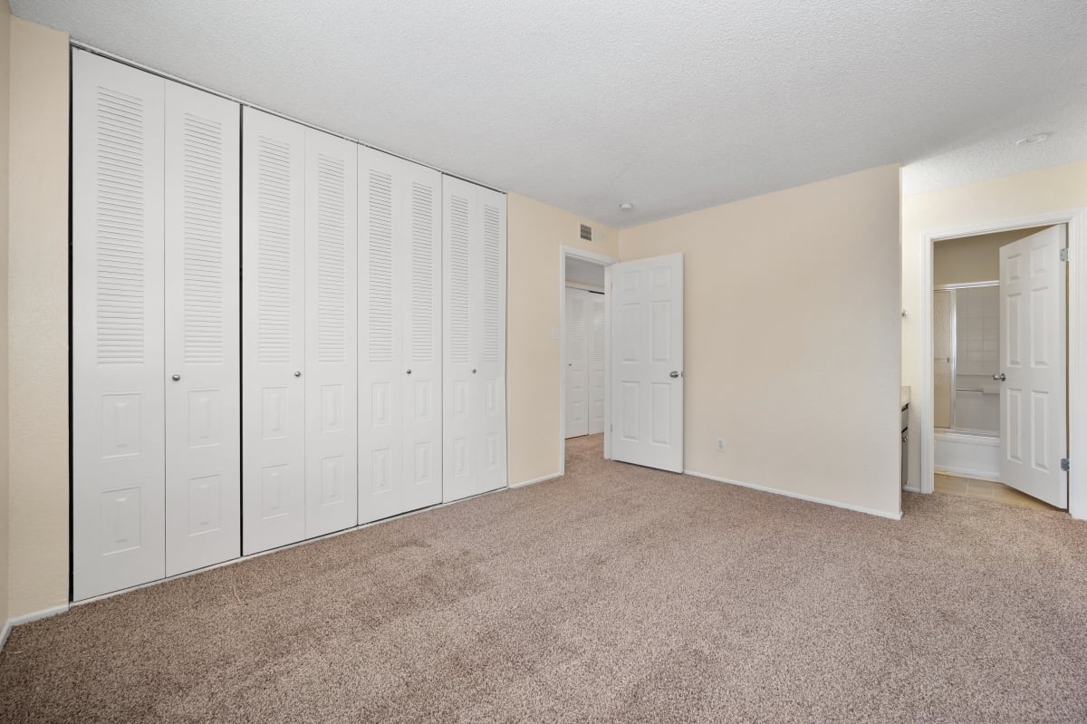 Photos and Video of Rollingwood Condominium Rentals in Fair Oaks, CA