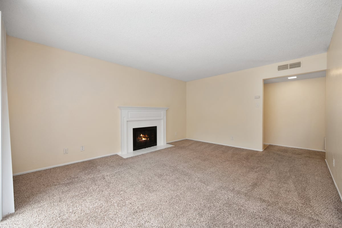 Photos and Video of Rollingwood Condominium Rentals in Fair Oaks, CA