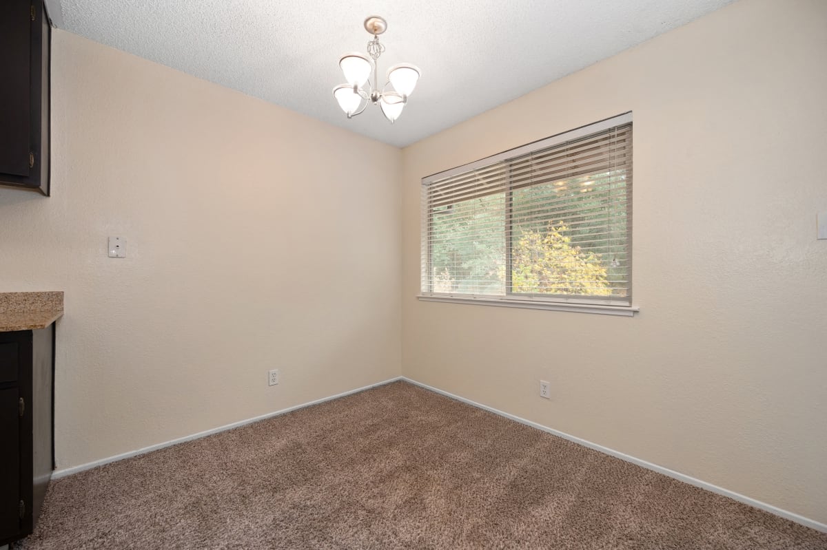 Photos and Video of Rollingwood Condominium Rentals in Fair Oaks, CA