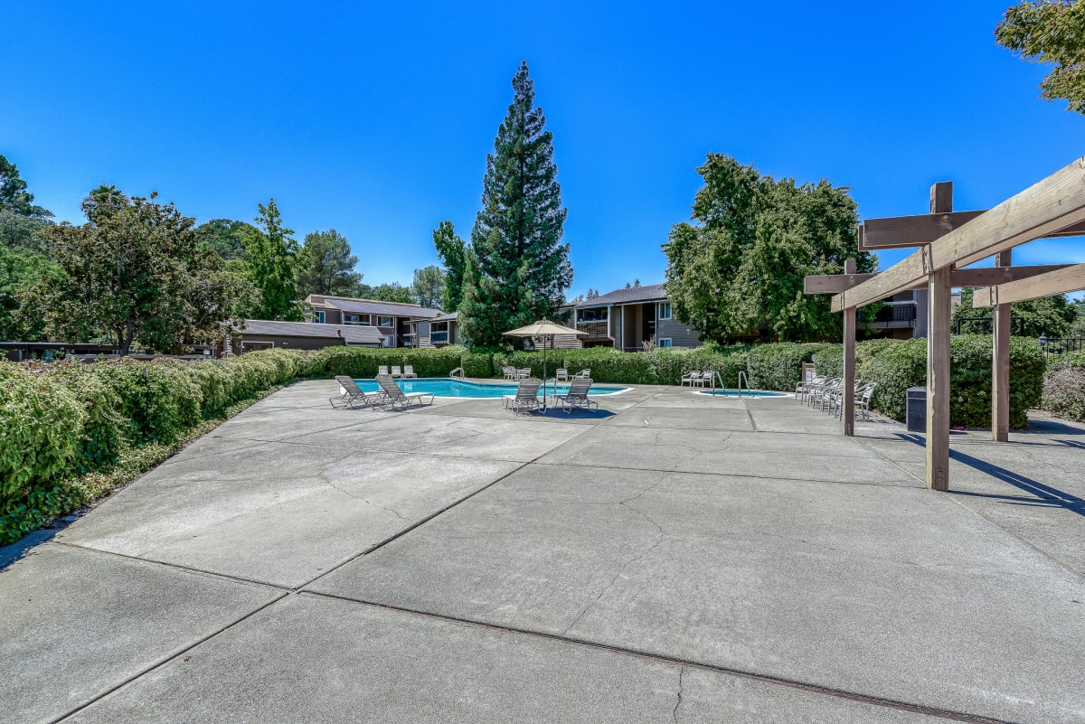 Photos and Video of Rollingwood Condominium Rentals in Fair Oaks, CA