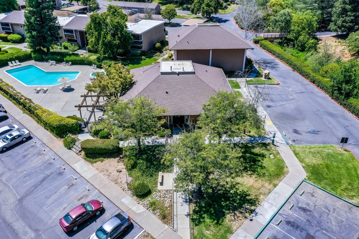 Photos and Video of Rollingwood Condominium Rentals in Fair Oaks, CA