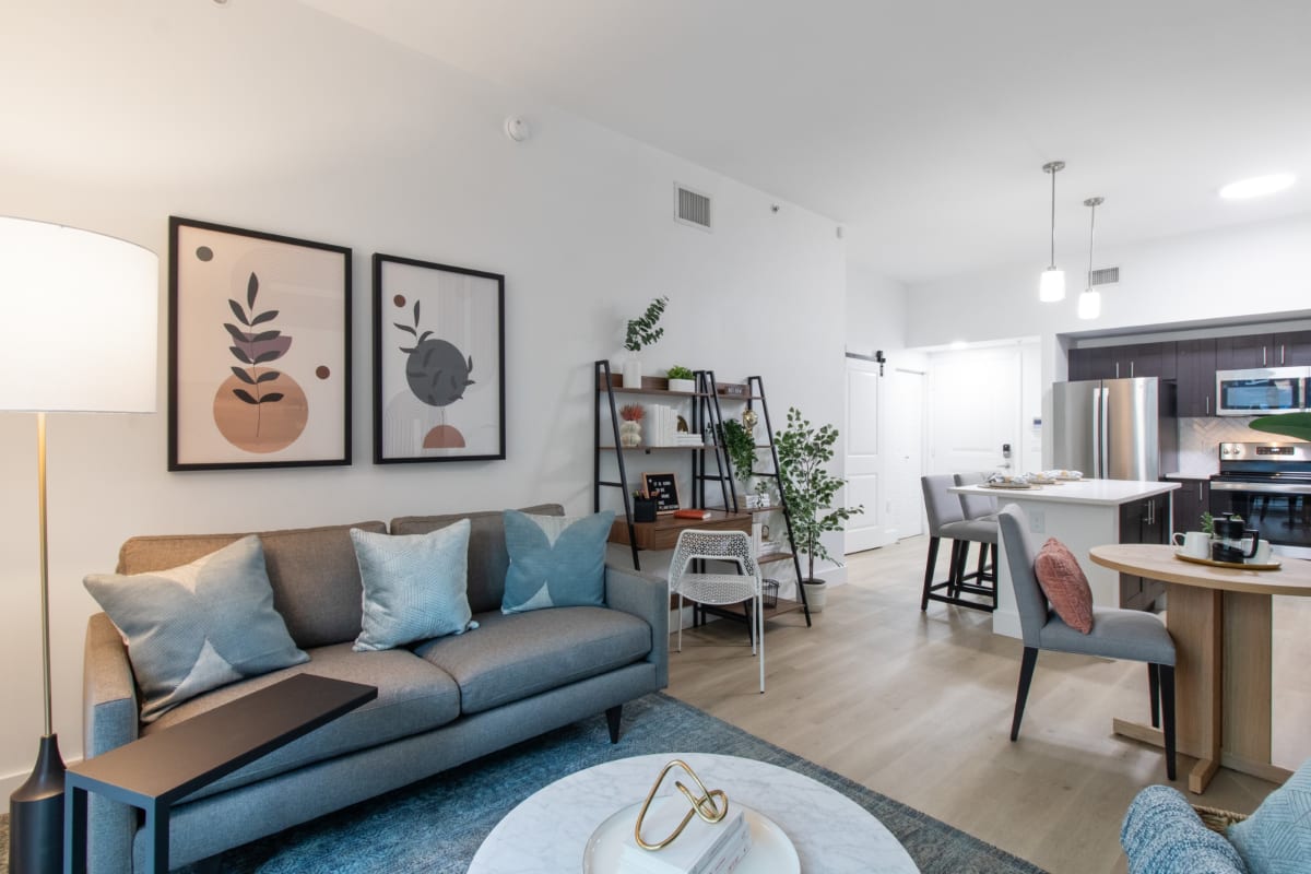 37 Luxury Apartments, Condos & Lofts (Designs and Ideas) - Remote Views And Apartment Luxury With Industrial Plantations