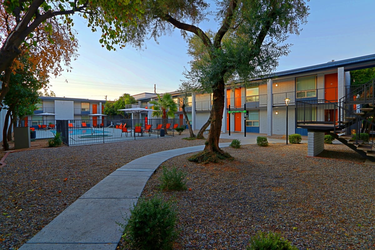 Shared outdoor space at Allora Phoenix Apartments.