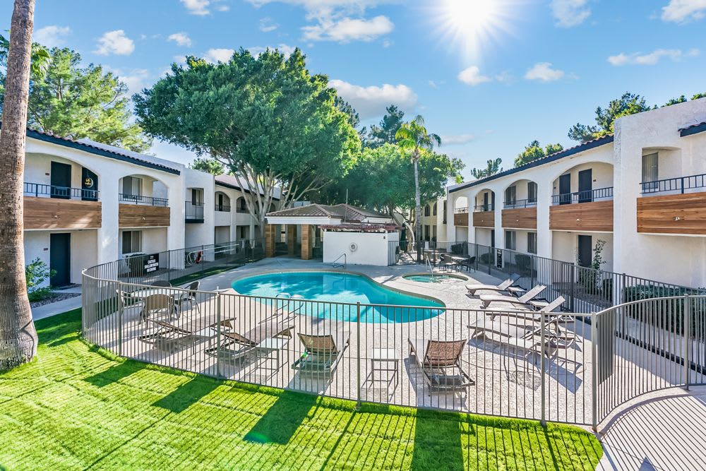 Pool and poolside area at Tides on East Cactus.