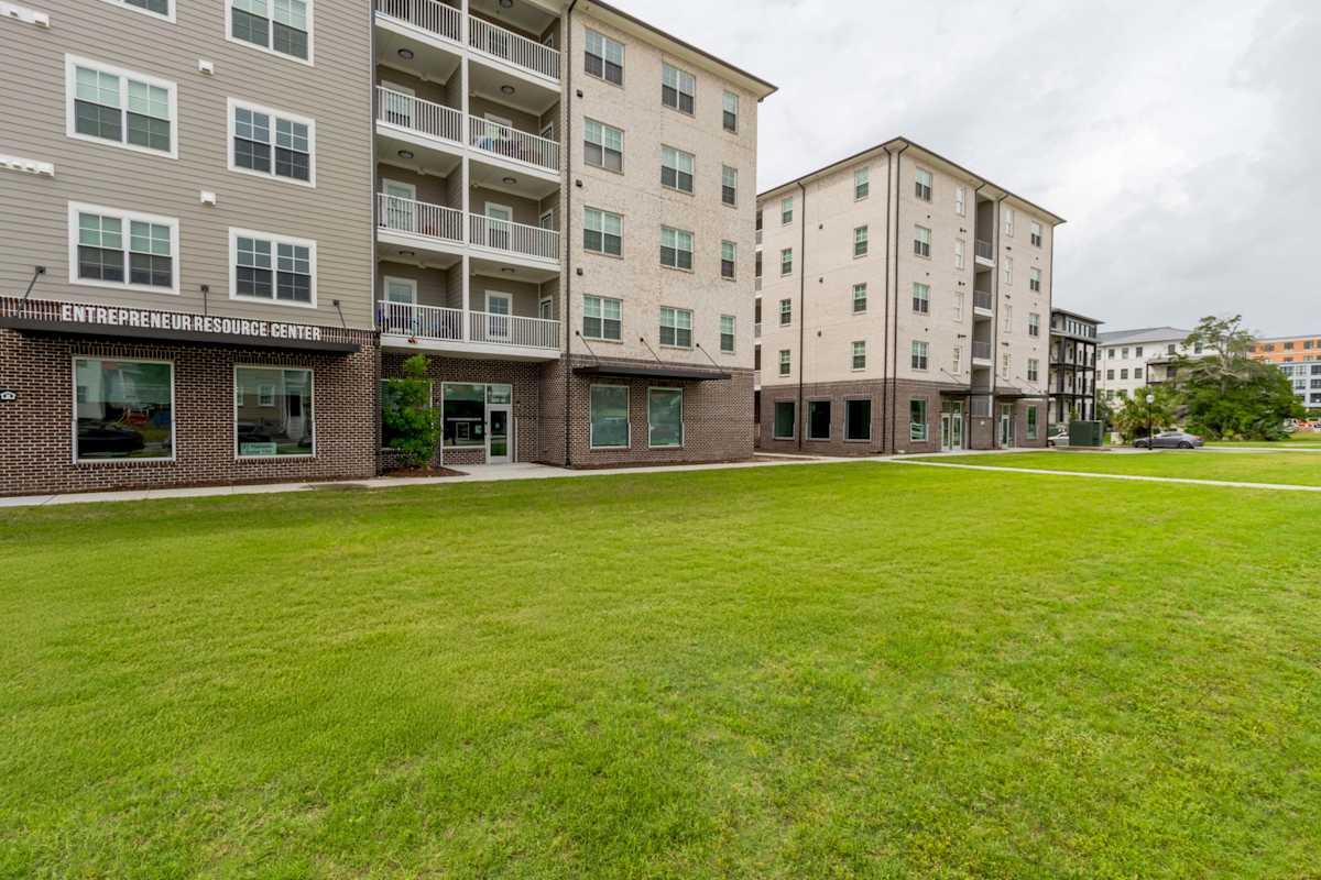 Apartments for Rent Downtown Charleston SC | James Lewis Jr Apartments