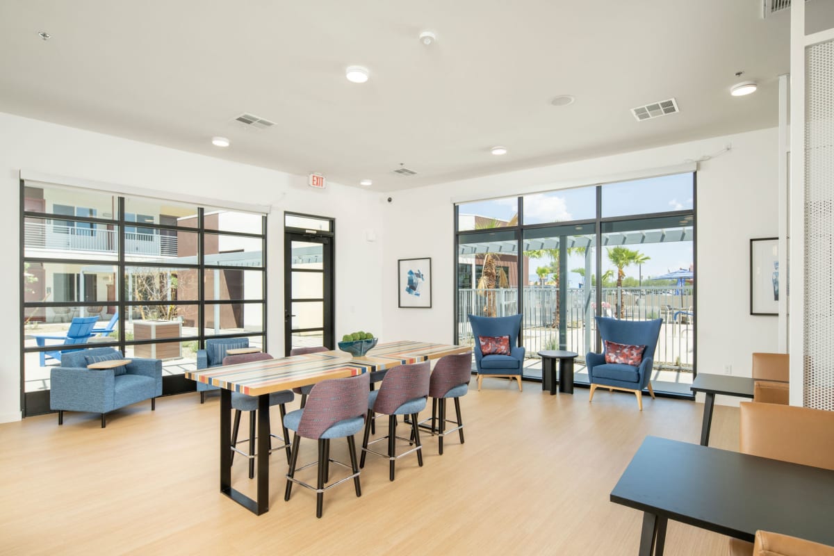 Shared workspaces at Streamliner 67th.