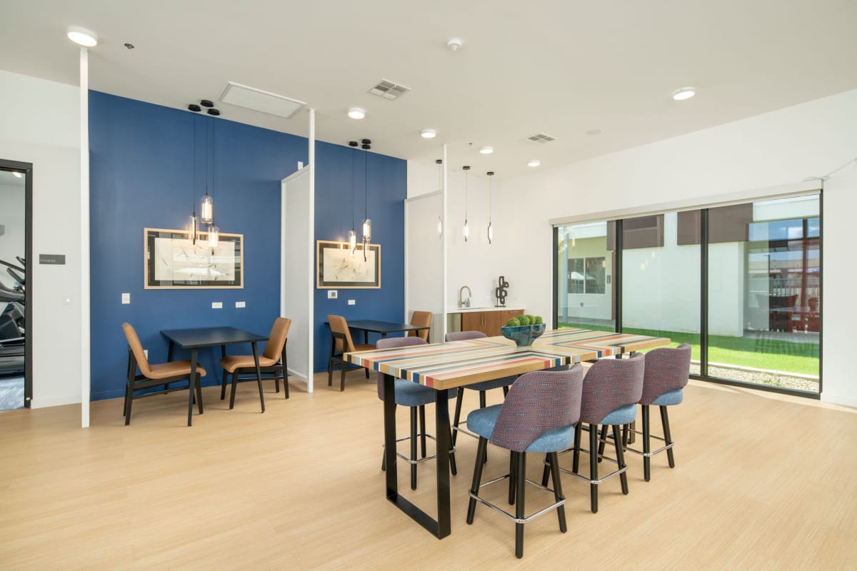 Shared workspaces at Streamliner 67th.