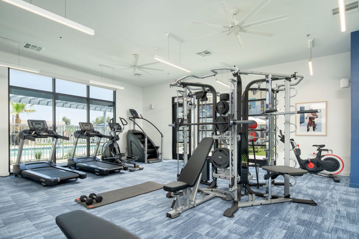 Fitness room at Streamliner 67th.