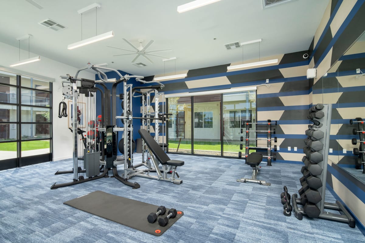 Fitness room at Streamliner 67th.