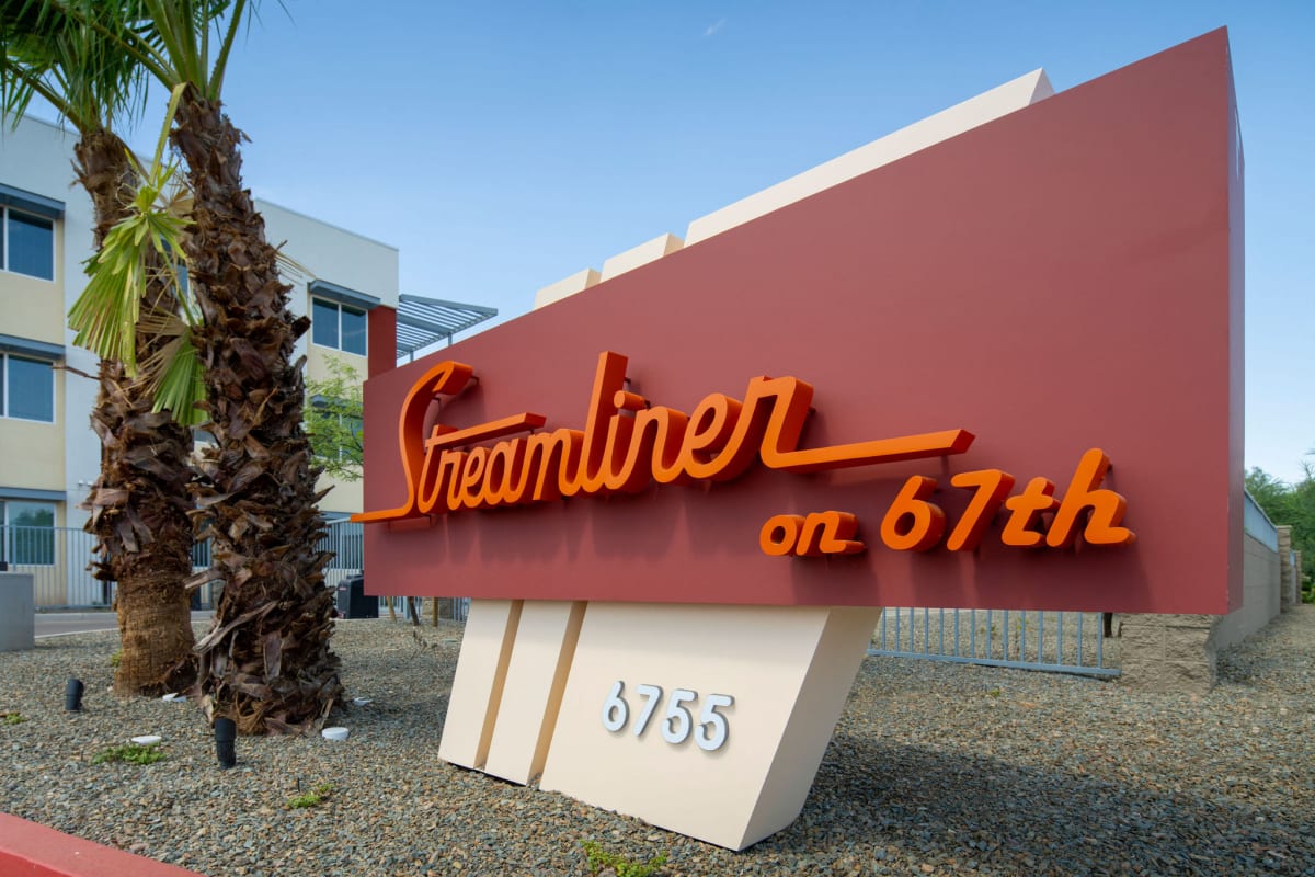 Community entrance at Streamliner 67th.