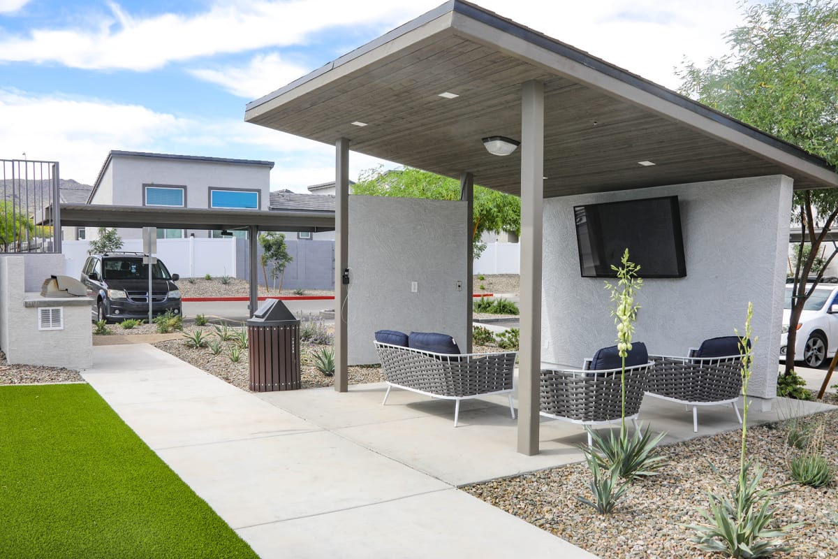 Shared outdoor space at LINQ at South Mountain.