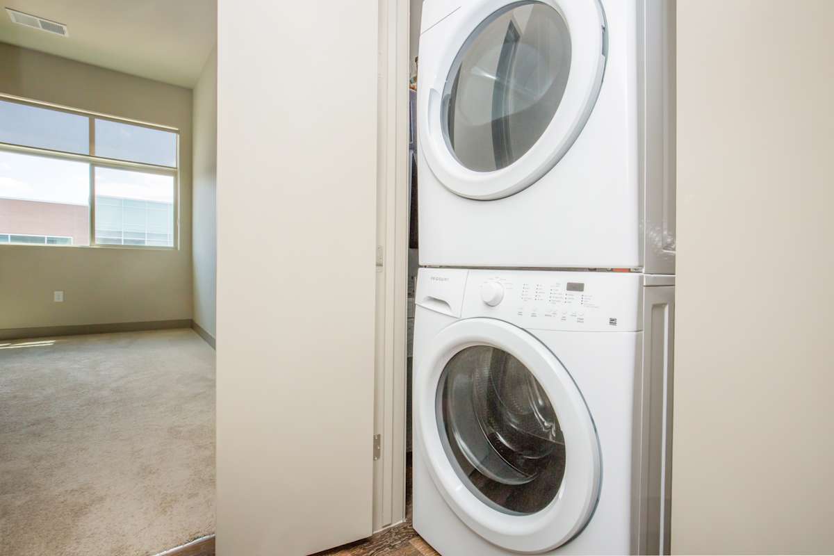 Lofts at Lincoln Station in-home washer and dryer - Lone Tree, CO