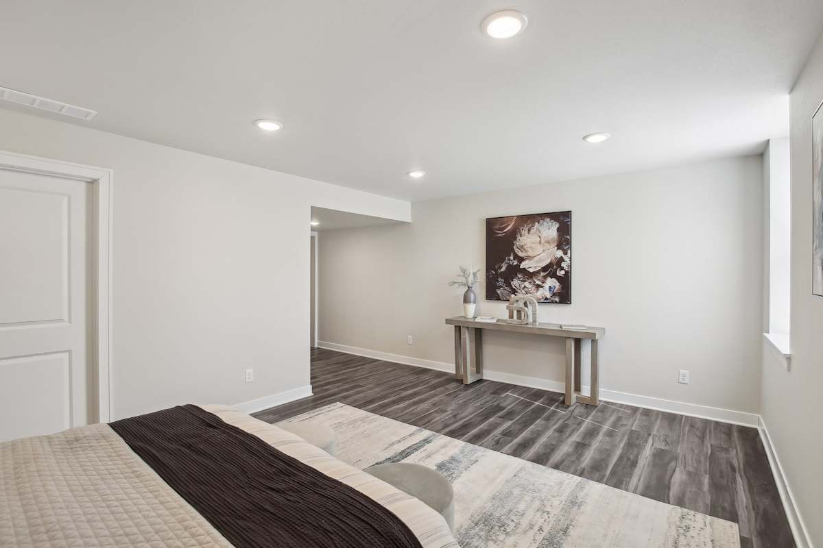 Chapman Ridge Townhomes bedroom interior - Blue Springs, MO